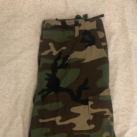 Urban Outfitters Army Green Camo Pants💚 - Picture 5 of 5